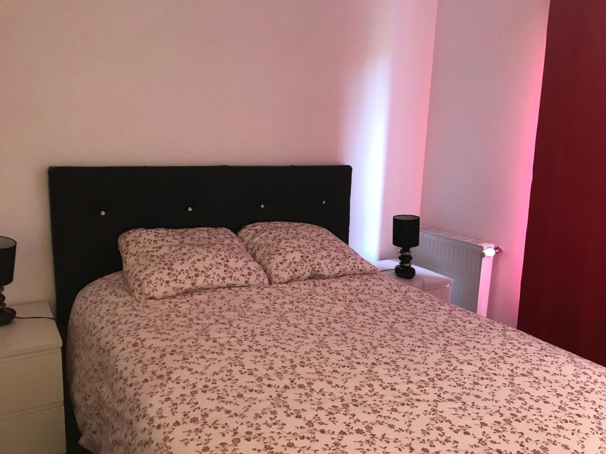 Chambre D'Hote Disneyland Esprit บุสซี-แซ็ง-ฌอร์ฌ ภายนอก รูปภาพ